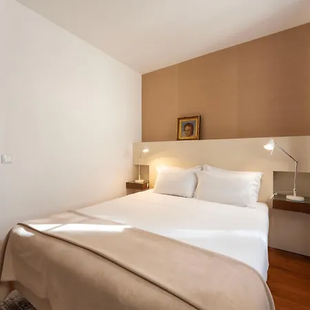 Premium River View Ii